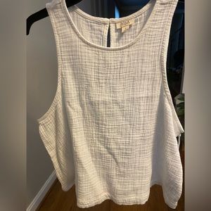 White sleeveless top new with tags texture design 💯 cotton